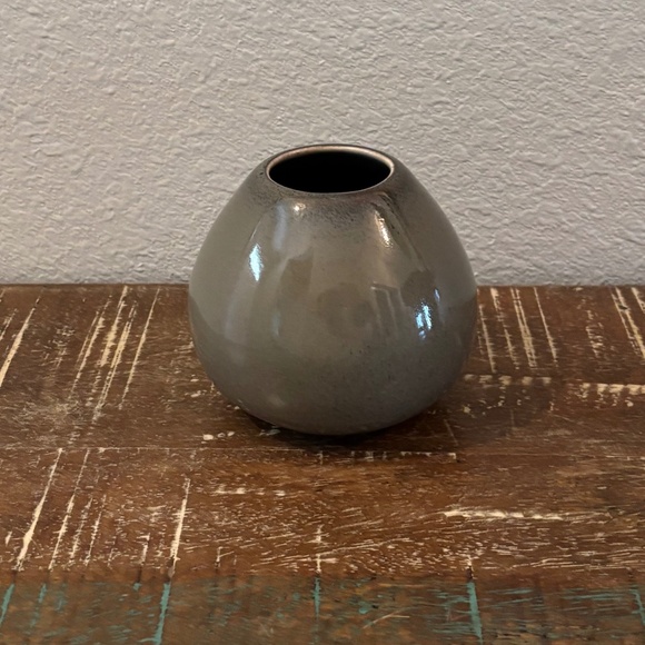 Rookwood Pottery Sophie Vase #10236 Gray with Blue Rim Present Day MMXVII 2017 - Picture 3 of 7